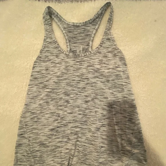 Lululemon tank top - Picture 3 of 6